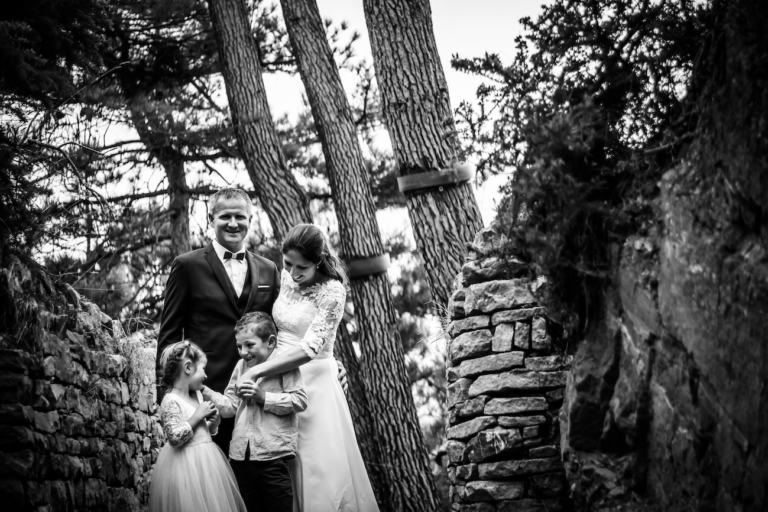 Un moment en famille après son mariage